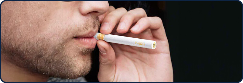 Une e-cig qui ressemble  une cigarette de tabac