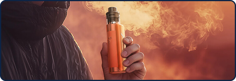 Kit Force Geekvape tenu en main